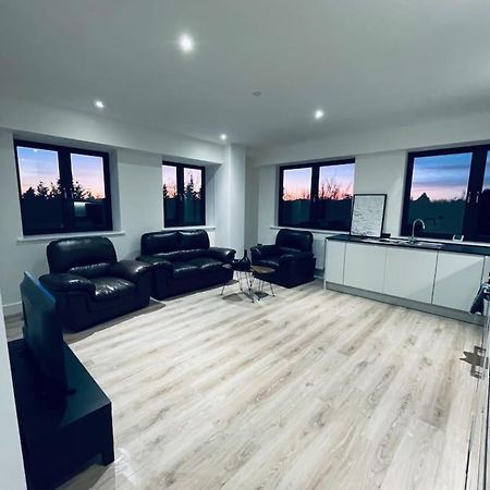 New One Bedroom Luxury Apartment In Solihull Dış mekan fotoğraf