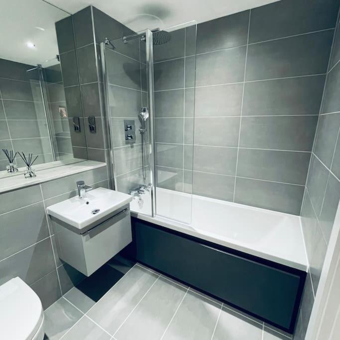 New One Bedroom Luxury Apartment In Solihull Dış mekan fotoğraf