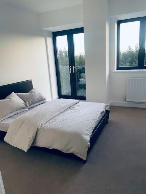 New One Bedroom Luxury Apartment In Solihull Dış mekan fotoğraf