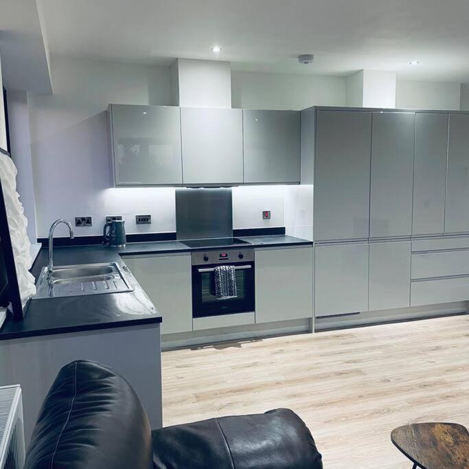 New One Bedroom Luxury Apartment In Solihull Dış mekan fotoğraf