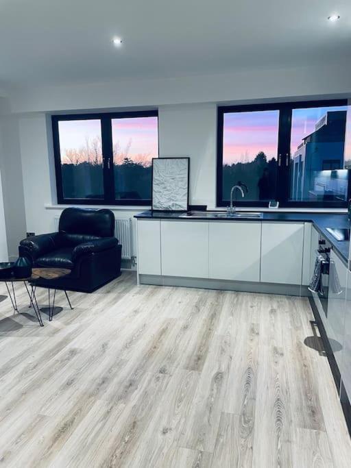 New One Bedroom Luxury Apartment In Solihull Dış mekan fotoğraf